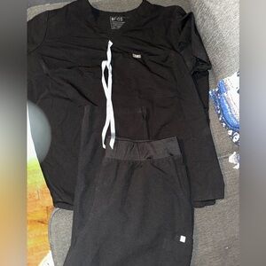 Black Figs Scrub Set with White Drawstring